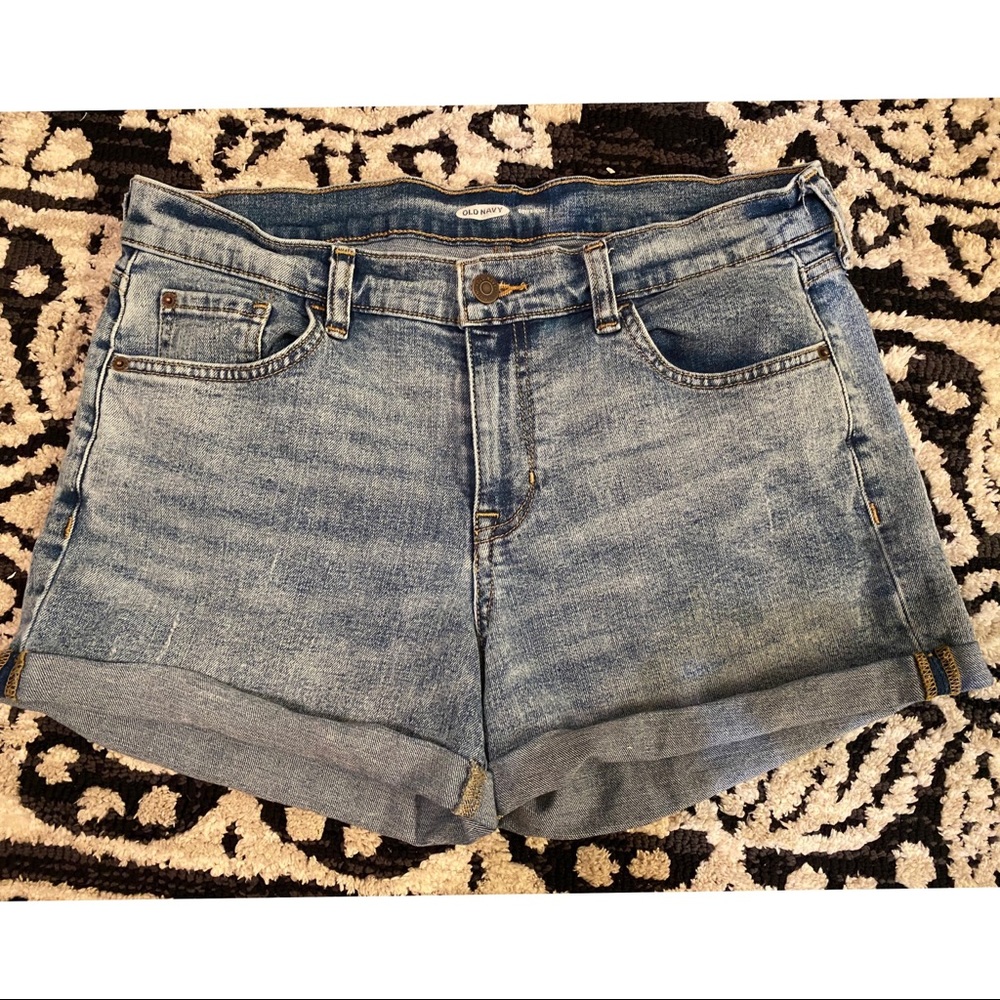 Old Navy 90s Boyfriend Shorts